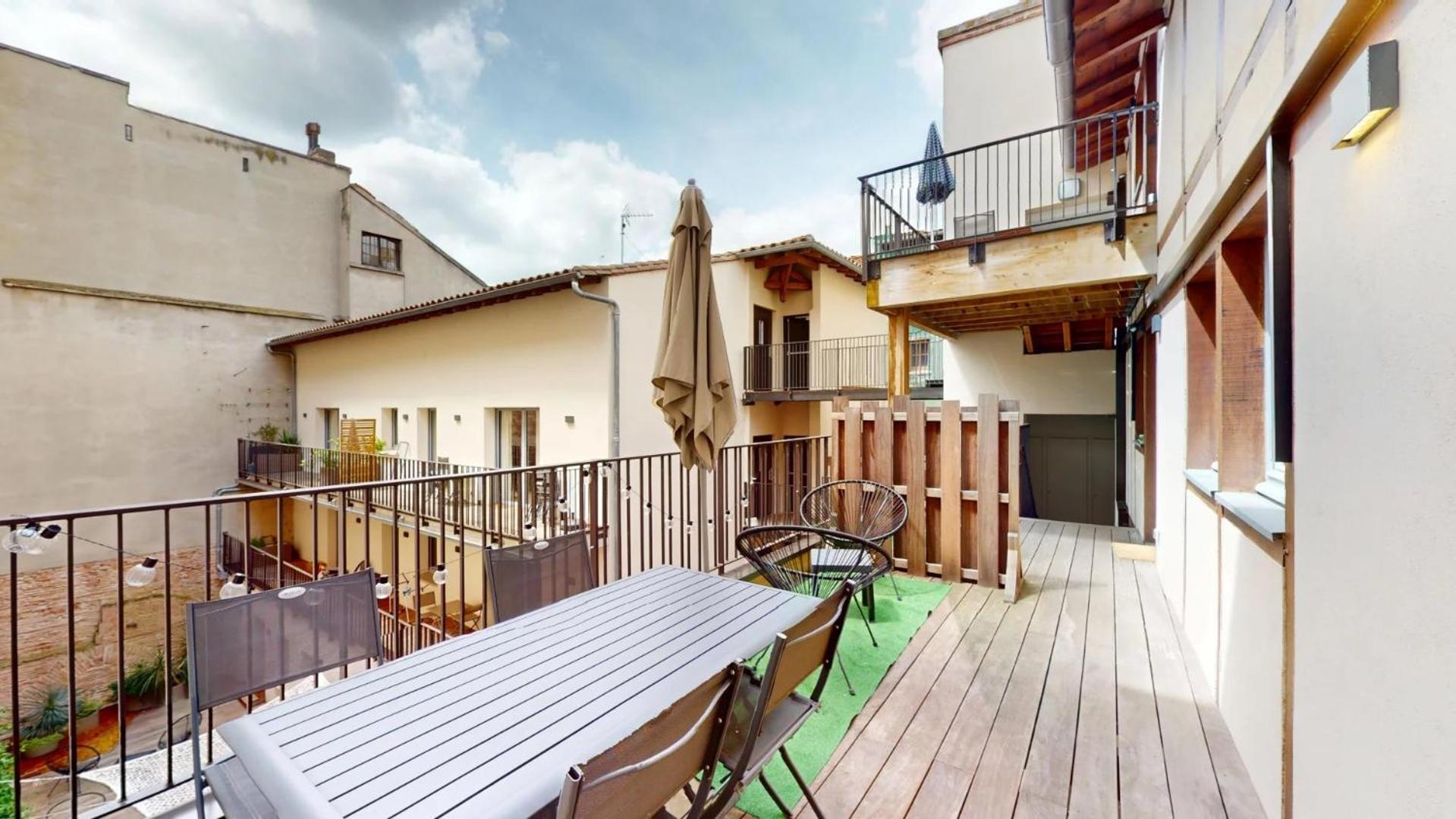 Apartment Hyper Centre T3 Duplex-terrace, Esquirol Toulouse